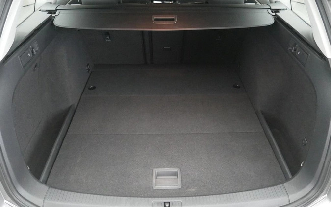 Volkswagen Golf cena 56899 przebieg: 94973, rok produkcji 2019 z Warszawa małe 137